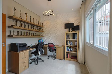 Casa à venda com 330m², 3 quartos e 1 vaga Casa à venda com 330m², 3 quartos e 1 vagaEscritório