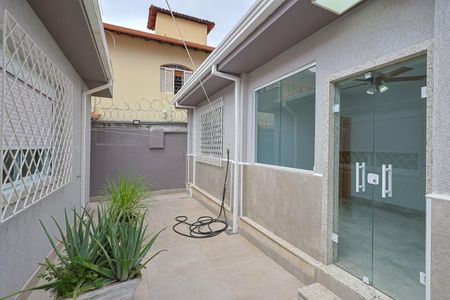 Casa à venda com 330m², 3 quartos e 1 vaga Casa à venda com 330m², 3 quartos e 1 vagaÁrea comum