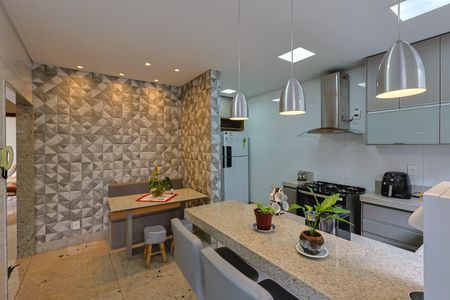 Casa à venda com 330m², 3 quartos e 1 vaga Casa à venda com 330m², 3 quartos e 1 vagaCozinha