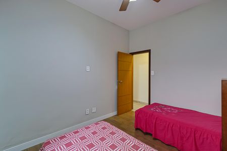 Casa à venda com 330m², 3 quartos e 1 vaga Casa à venda com 330m², 3 quartos e 1 vagaQuarto