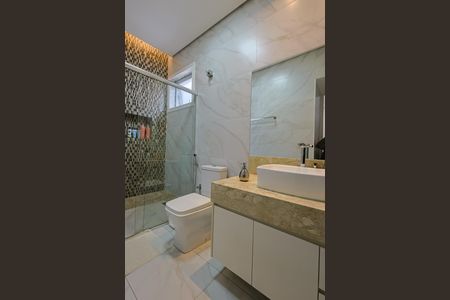 Casa à venda com 330m², 3 quartos e 1 vaga Casa à venda com 330m², 3 quartos e 1 vagaBanheiro da Suíte 2