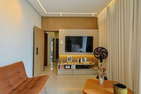 Casa à venda com 330m², 3 quartos e 1 vaga Casa à venda com 330m², 3 quartos e 1 vagaSala