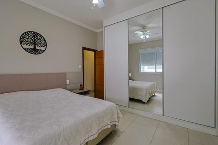 Casa à venda com 330m², 3 quartos e 1 vaga Casa à venda com 330m², 3 quartos e 1 vagaSuíte