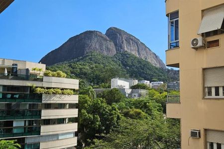 Apartamento à venda com 61m², 2 quartos e 1 vaga