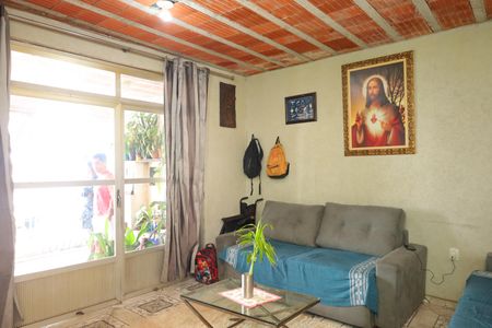 Sala de casa para alugar com 3 quartos, 75m² em Jardim Santo Antonio, São Paulo