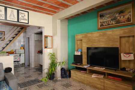 Sala de casa para alugar com 3 quartos, 75m² em Jardim Santo Antonio, São Paulo