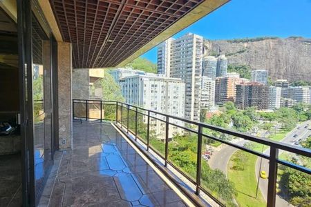 Apartamento à venda com 227m², 3 quartos e 3 vagas