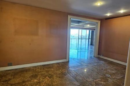 Apartamento à venda com 227m², 3 quartos e 3 vagas