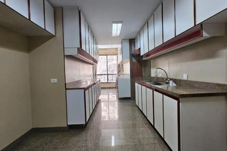 Apartamento à venda com 227m², 3 quartos e 3 vagas