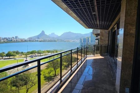Apartamento à venda com 227m², 3 quartos e 3 vagas