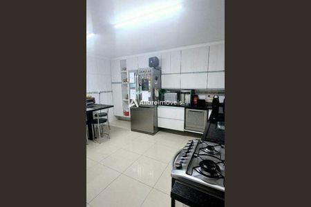 Casa à venda com 120m², 3 quartos e 3 vagas