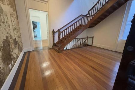 Casa à venda com 433m², 6 quartos e 3 vagas