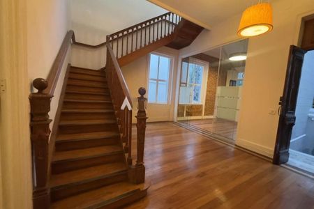 Casa à venda com 433m², 6 quartos e 3 vagas