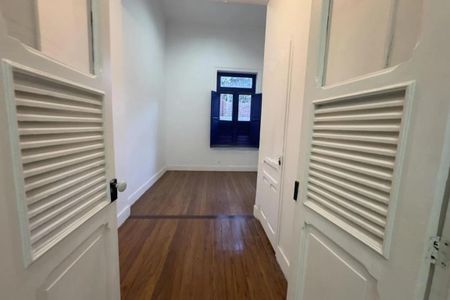 Casa à venda com 433m², 6 quartos e 3 vagas