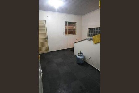 Casa à venda com 3 quartos, 94m² em Vila Ema, São Paulo
