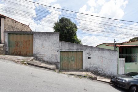 Casa à venda com 360m², 3 quartos e 10 vagasFachada