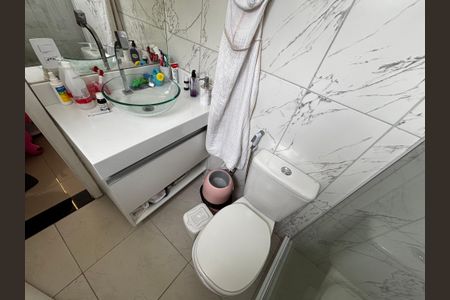 Casa de condomínio à venda com 245m², 2 quartos e 3 vagasBanheiro da Suíte 2