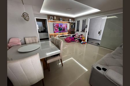 Casa de condomínio à venda com 245m², 2 quartos e 3 vagasSala