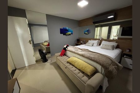 Casa de condomínio à venda com 245m², 2 quartos e 3 vagasSuíte 1