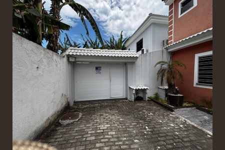 Casa de condomínio à venda com 245m², 2 quartos e 3 vagasFachada