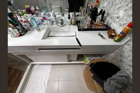 Casa de condomínio à venda com 245m², 2 quartos e 3 vagasBanheiro da Suíte 1