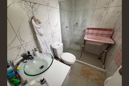 Casa de condomínio à venda com 245m², 2 quartos e 3 vagasBanheiro da Suíte 2