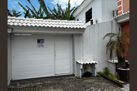 Casa de condomínio à venda com 245m², 2 quartos e 3 vagasPlaquinha