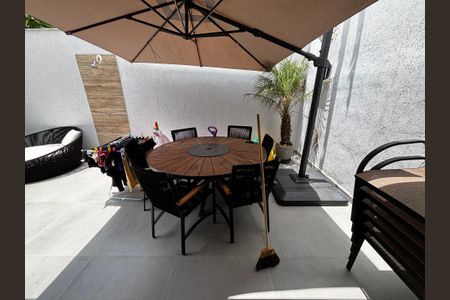 Casa de condomínio à venda com 245m², 2 quartos e 3 vagasÁrea gourmet