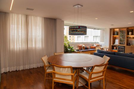 Sala de apartamento para alugar com 4 quartos, 200m² em Brooklin, São Paulo