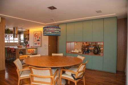 Apartamento para alugar com 200m², 4 quartos e 2 vagasSala