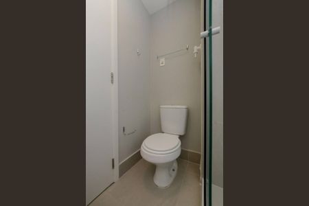 Banheiro  de apartamento para alugar com 1 quarto, 24m² em Boa Vista, Porto Alegre