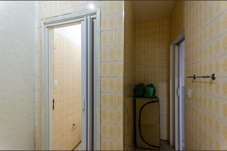 Corredor de kitnet/studio para alugar com 1 quarto, 45m² em Vila Penteado, São Paulo