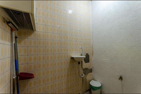 Banheiro de kitnet/studio para alugar com 1 quarto, 45m² em Vila Penteado, São Paulo