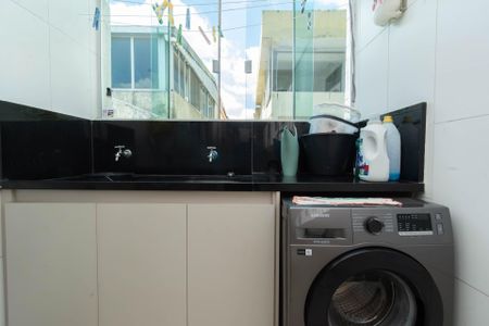 Apartamento à venda com 150m², 3 quartos e 2 vagas Apartamento à venda com 150m², 3 quartos e 2 vagasÁrea Privativa da Cozinha e Serviço