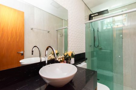 Apartamento à venda com 150m², 3 quartos e 2 vagas Apartamento à venda com 150m², 3 quartos e 2 vagasBanheiro Social