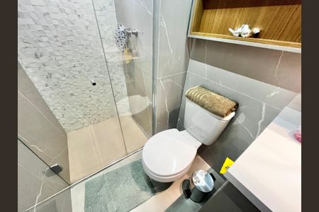 Apartamento à venda com 56m², 2 quartos e 1 vaga Apartamento à venda com 56m², 2 quartos e 1 vagaBanheiro Suite