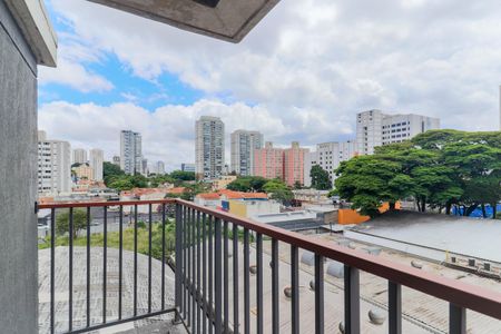 Studio para alugar com 27m², 1 quarto e sem vaga Studio para alugar com 27m², 1 quarto e sem vagaVaranda