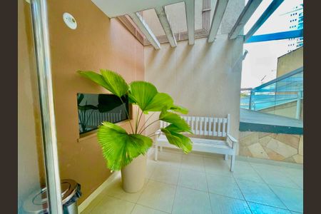 Apartamento à venda com 64m², 2 quartos e 1 vaga Apartamento à venda com 64m², 2 quartos e 1 vagaHall social