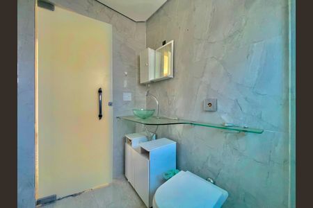 Apartamento à venda com 64m², 2 quartos e 1 vaga Apartamento à venda com 64m², 2 quartos e 1 vagaBanheiro