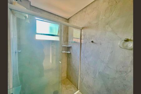 Apartamento à venda com 64m², 2 quartos e 1 vaga Apartamento à venda com 64m², 2 quartos e 1 vagaBanheiro