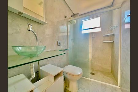 Apartamento à venda com 64m², 2 quartos e 1 vaga Apartamento à venda com 64m², 2 quartos e 1 vagaBanheiro