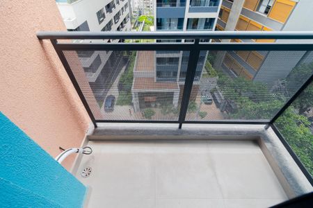 Varanda de kitnet/studio à venda com 1 quarto, 24m² em Sumarezinho, São Paulo