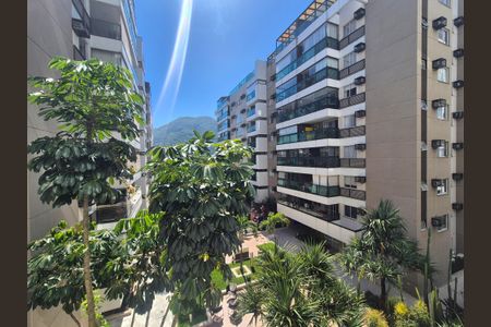 Apartamento à venda com 67m², 2 quartos e 1 vaga