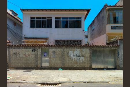 Casa para alugar com 600m², 4 quartos e 3 vagas Casa para alugar com 600m², 4 quartos e 3 vagasFachada