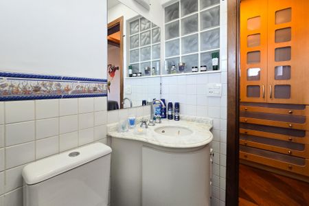 Apartamento à venda com 234m², 3 quartos e 4 vagasBanheiro - Suíte 2