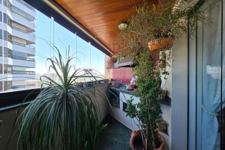 Apartamento à venda com 234m², 3 quartos e 4 vagasSacada