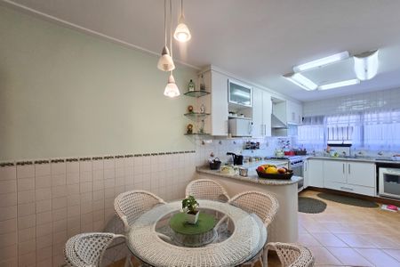 Apartamento à venda com 234m², 3 quartos e 4 vagasCopa