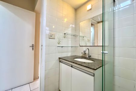 Apartamento à venda com 61m², 2 quartos e 1 vaga Apartamento à venda com 61m², 2 quartos e 1 vagaBanheiro da Suíte