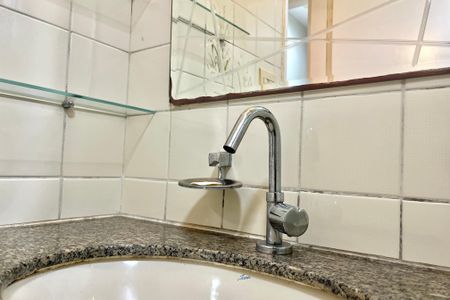 Apartamento à venda com 61m², 2 quartos e 1 vaga Apartamento à venda com 61m², 2 quartos e 1 vagaBanheiro da Suíte