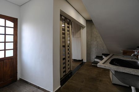 Casa para alugar com 125m², 3 quartos e 3 vagasEscada